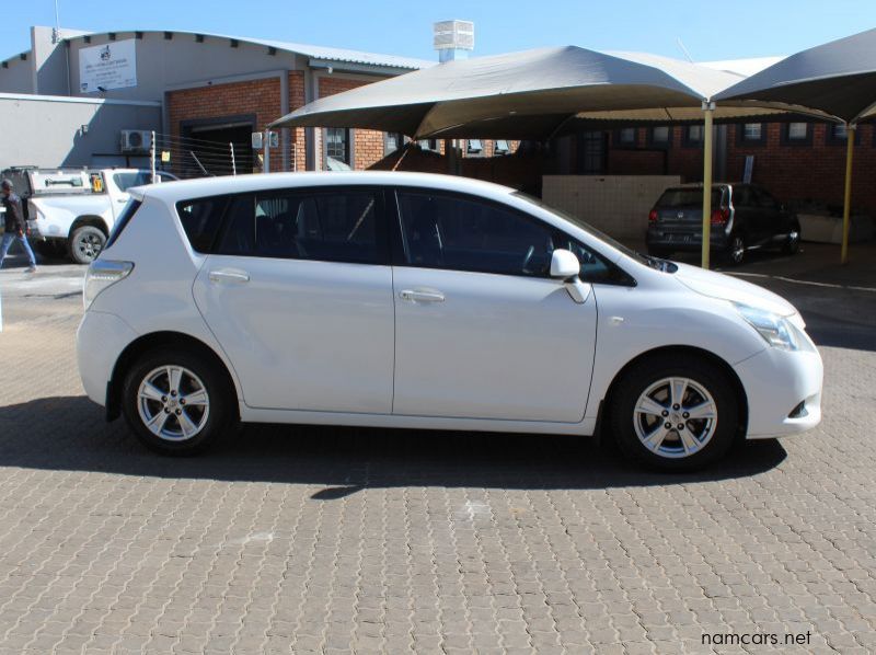 2010 Toyota Verso 1.8 VVTI 7seater pictures
