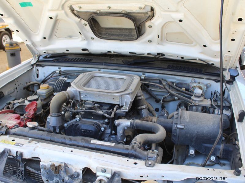 2018 Nissan NP300 2.5 TDI D cab 4x4 pictures