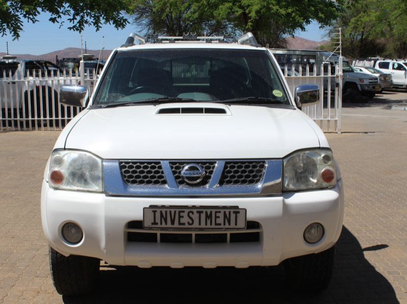 2018 Nissan NP300 2.5 TDI D cab 4x4 pictures