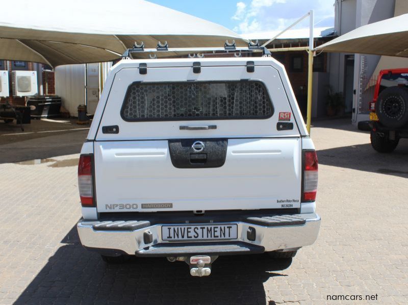 2018 Nissan NP300 2.5 TDI D cab 4x4 pictures