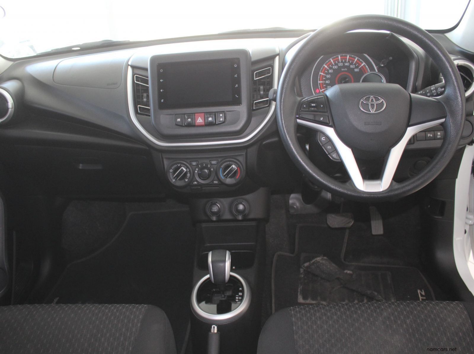 2024 Toyota Vitz 1.0 Auto XR pictures