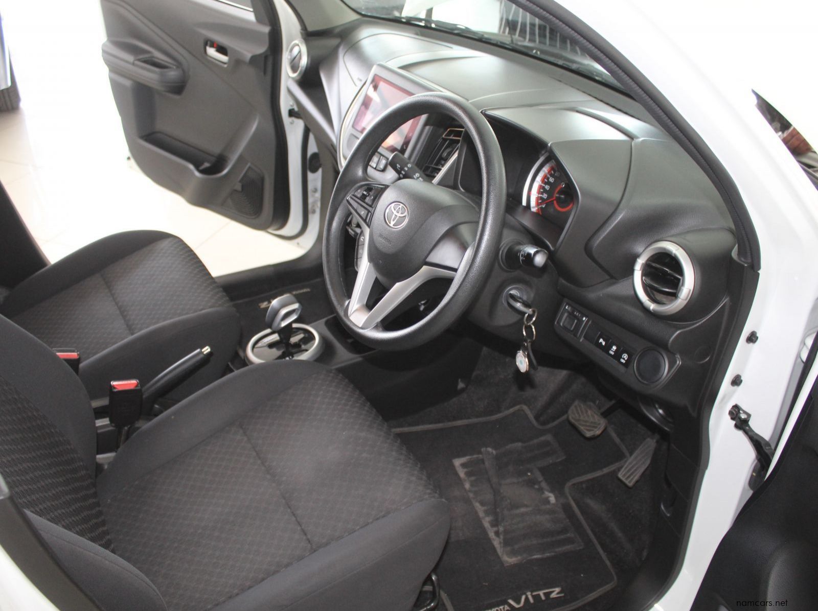 2024 Toyota Vitz 1.0 Auto XR pictures