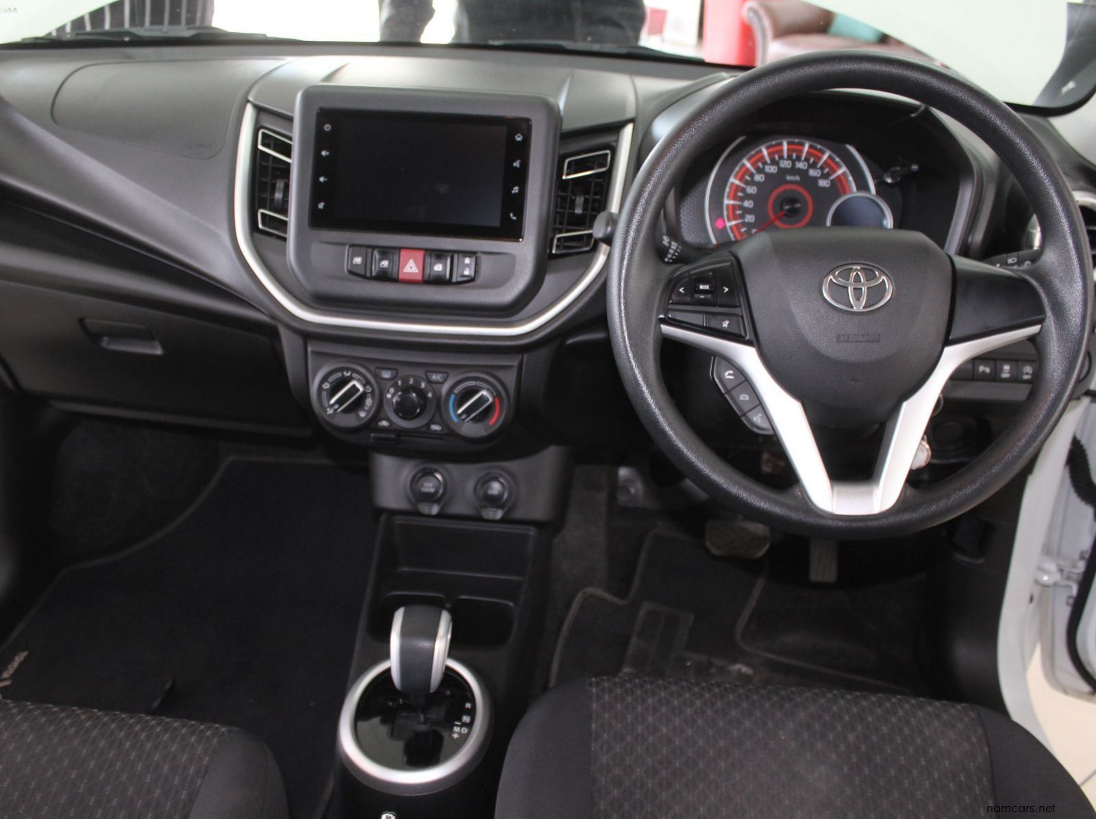 2024 Toyota Vitz 1.0 Auto XR pictures