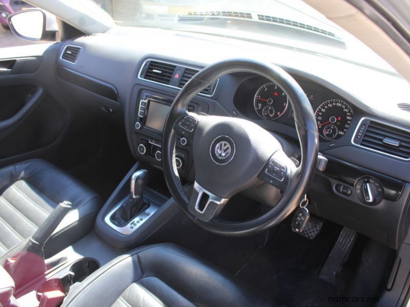2014 Volkswagen Jetta TDI DSG pictures