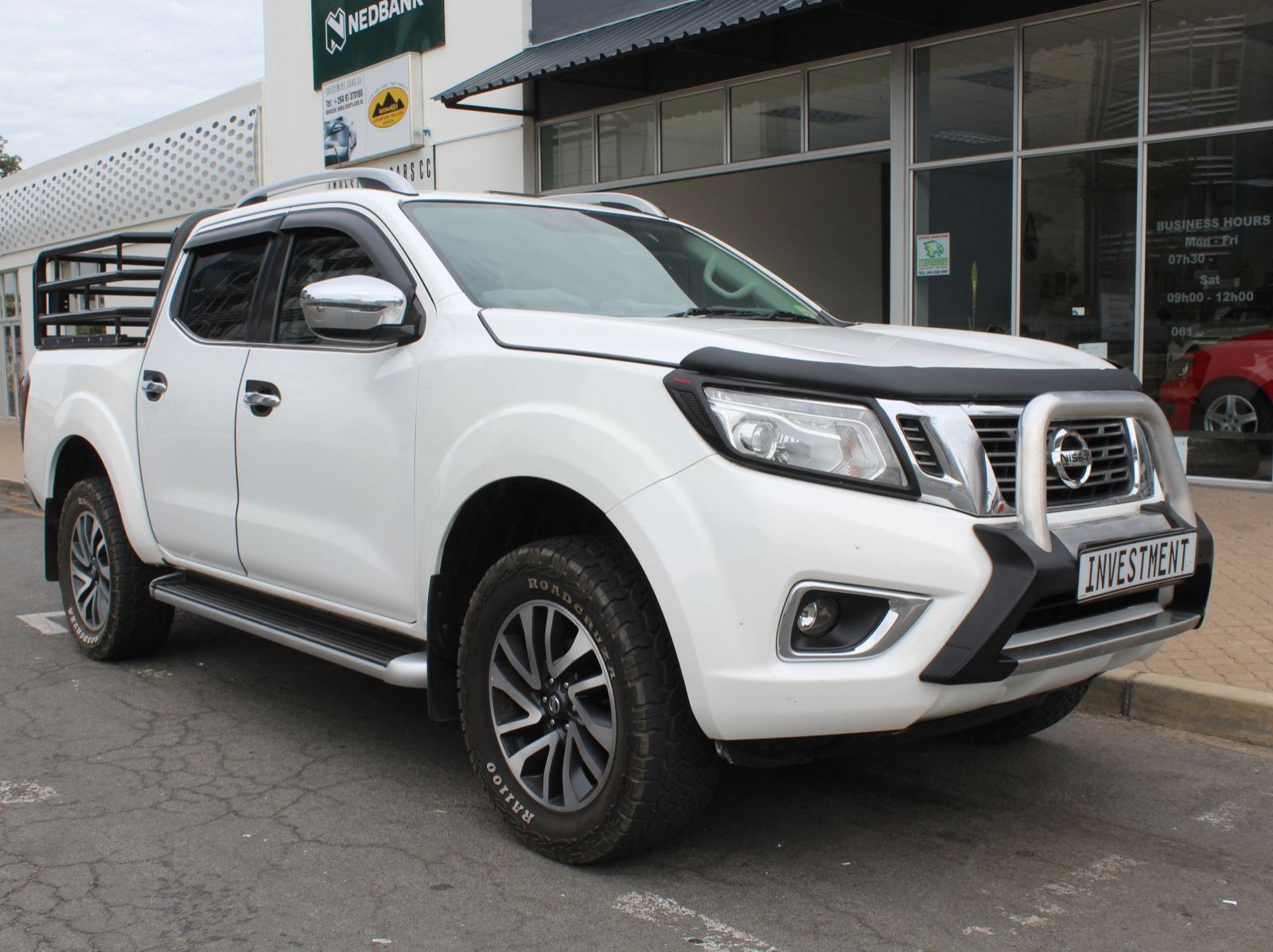 Used Nissan Navarra 2.3 TDI  DC 4x4 Auto  for sale in Windhoek, Namibia
