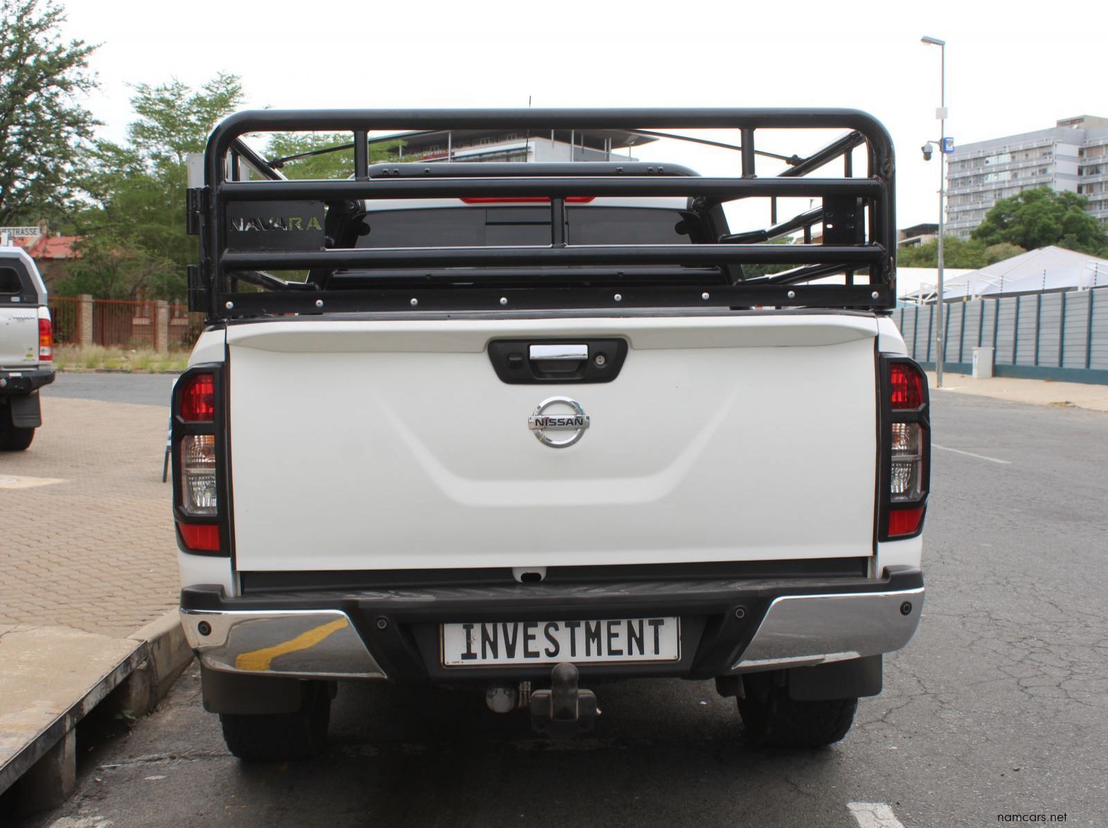 2017 Nissan Navarra 2.3 TDI  DC 4x4 Auto pictures