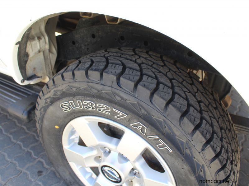 2019 Nissan NP300 2.5 TDI D cab 4x4 pictures