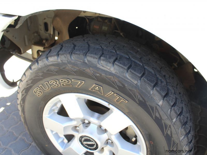 2019 Nissan NP300 2.5 TDI D cab 4x4 pictures