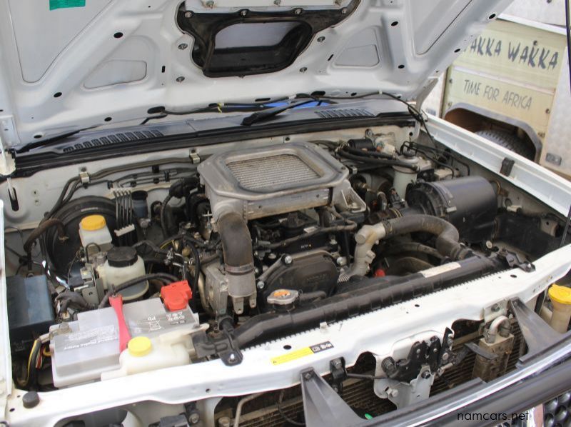 2019 Nissan NP300 2.5 TDI D cab 4x4 pictures