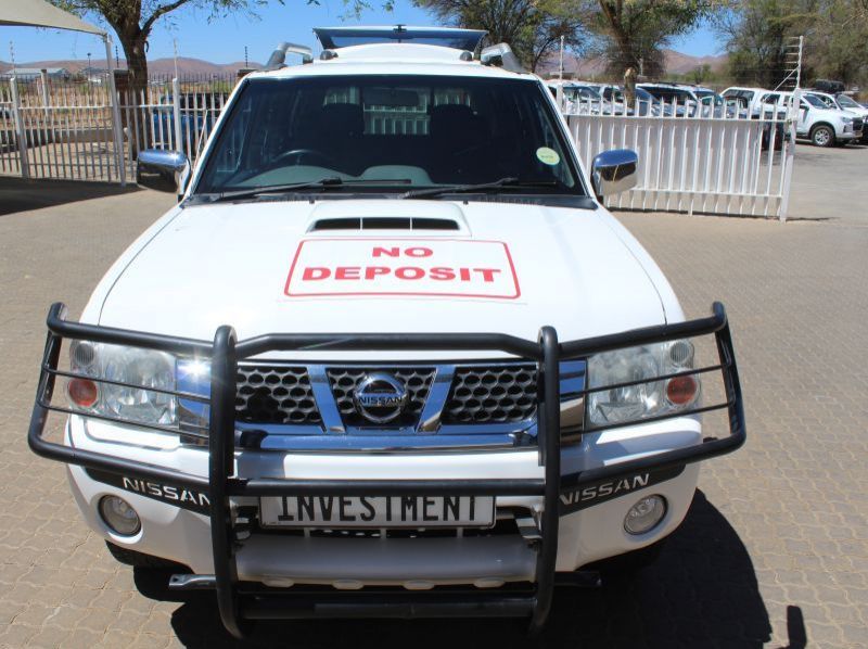 2019 Nissan NP300 2.5 TDI D cab 4x4 pictures