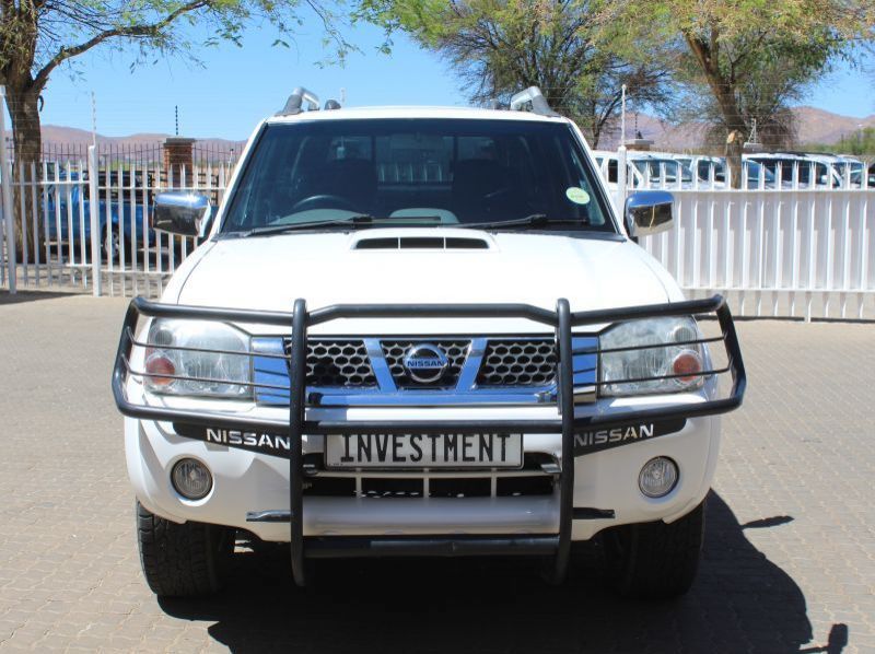 2019 Nissan NP300 2.5 TDI D cab 4x4 pictures