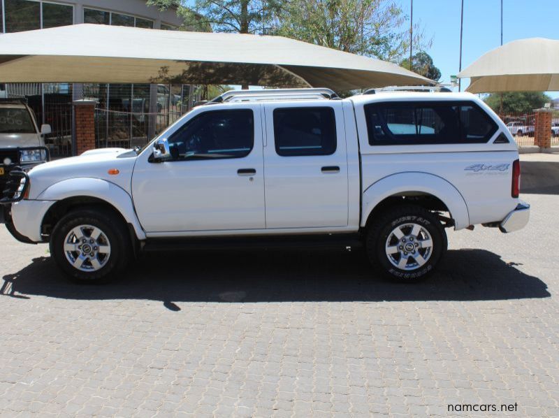 2019 Nissan NP300 2.5 TDI D cab 4x4 pictures