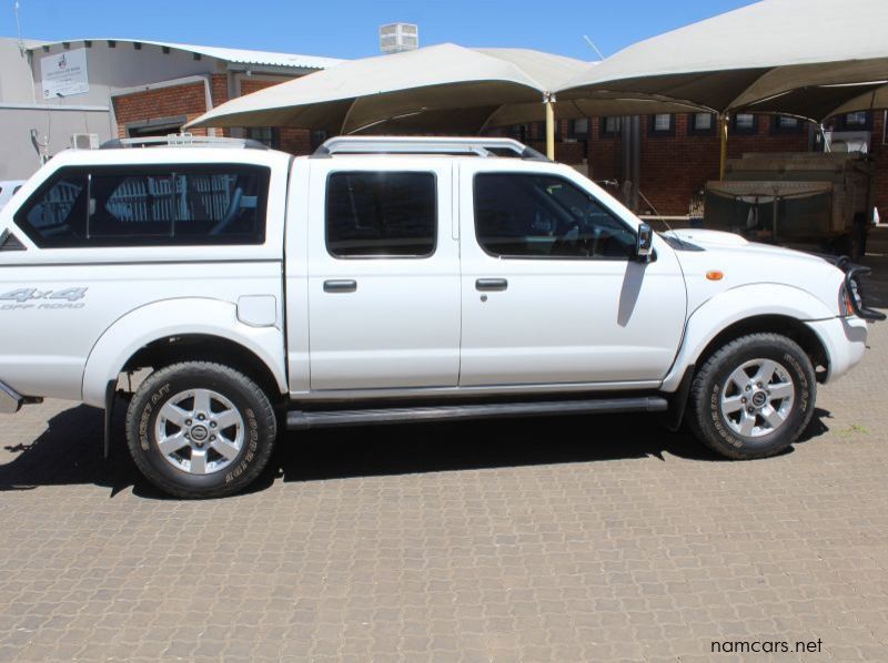 2019 Nissan NP300 2.5 TDI D cab 4x4 pictures