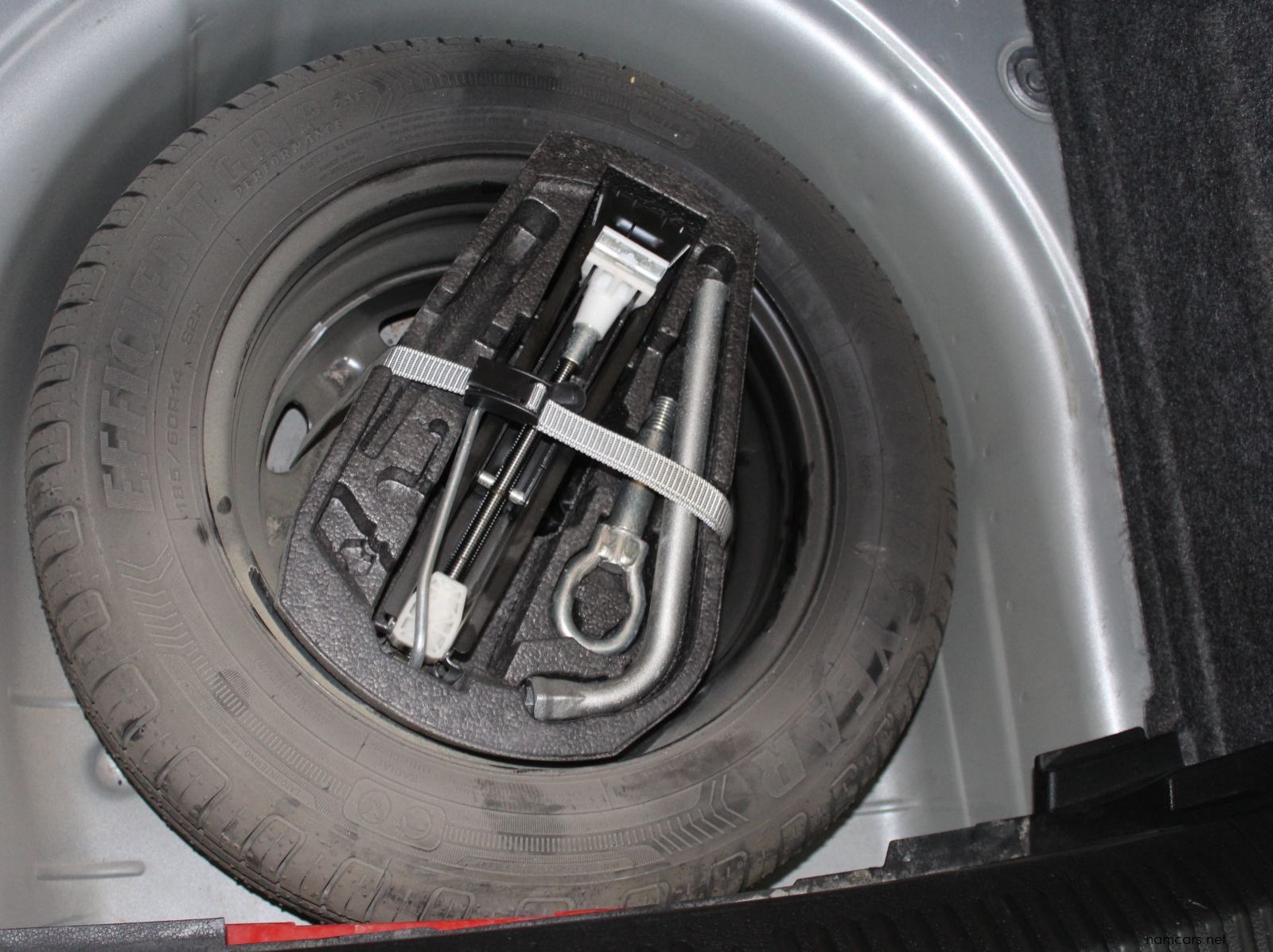 2024 Volkswagen Vw Polo Vivo Comfortline 1.6i Auto pictures