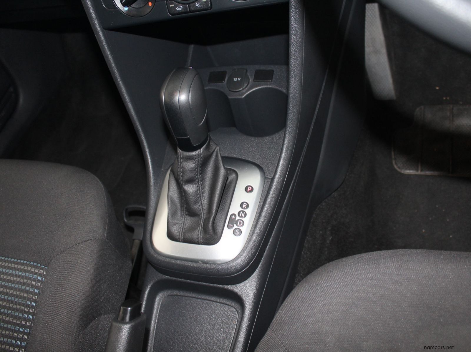 2024 Volkswagen Vw Polo Vivo Comfortline 1.6i Auto pictures