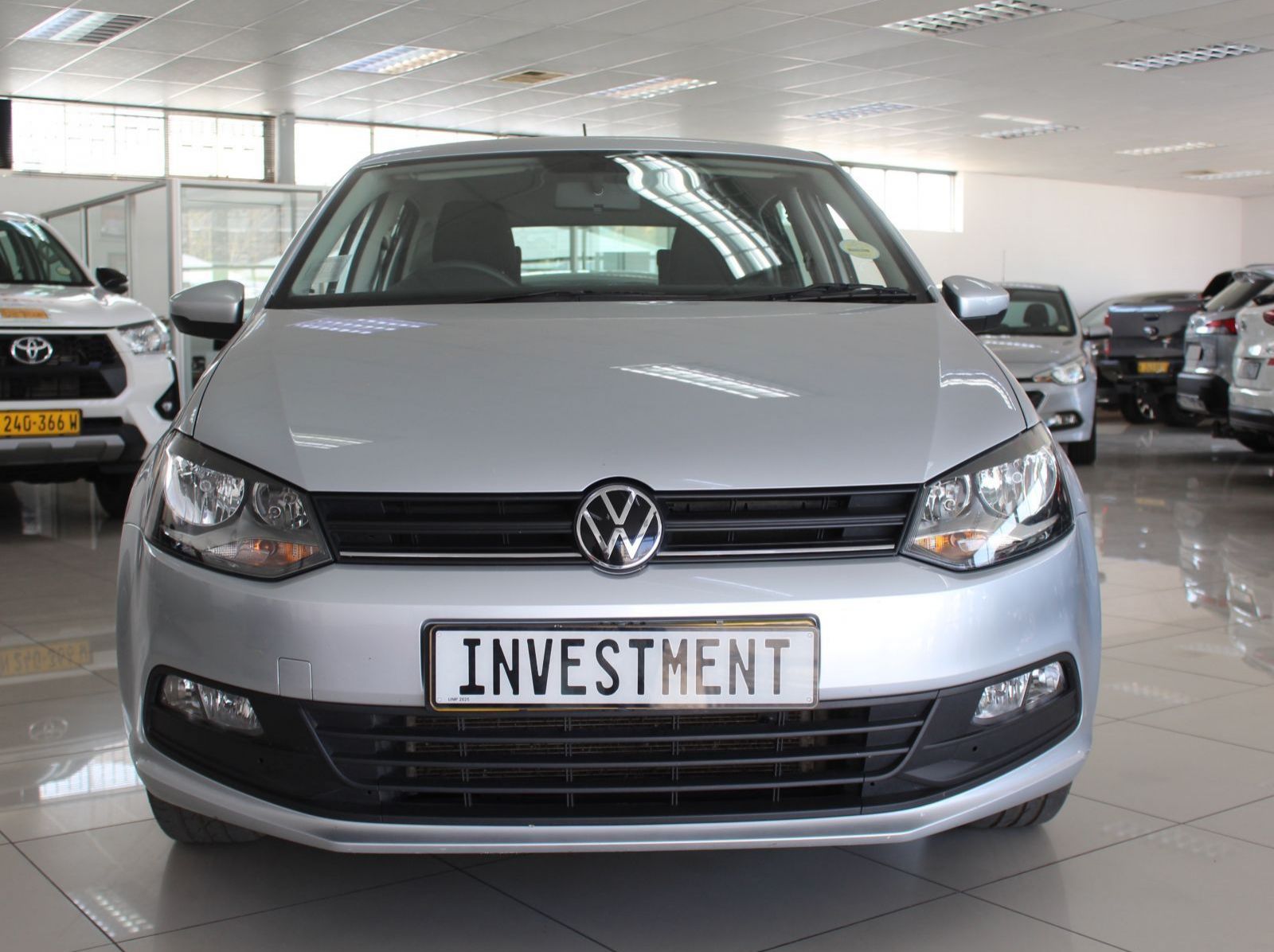 2024 Volkswagen Vw Polo Vivo Comfortline 1.6i Auto pictures