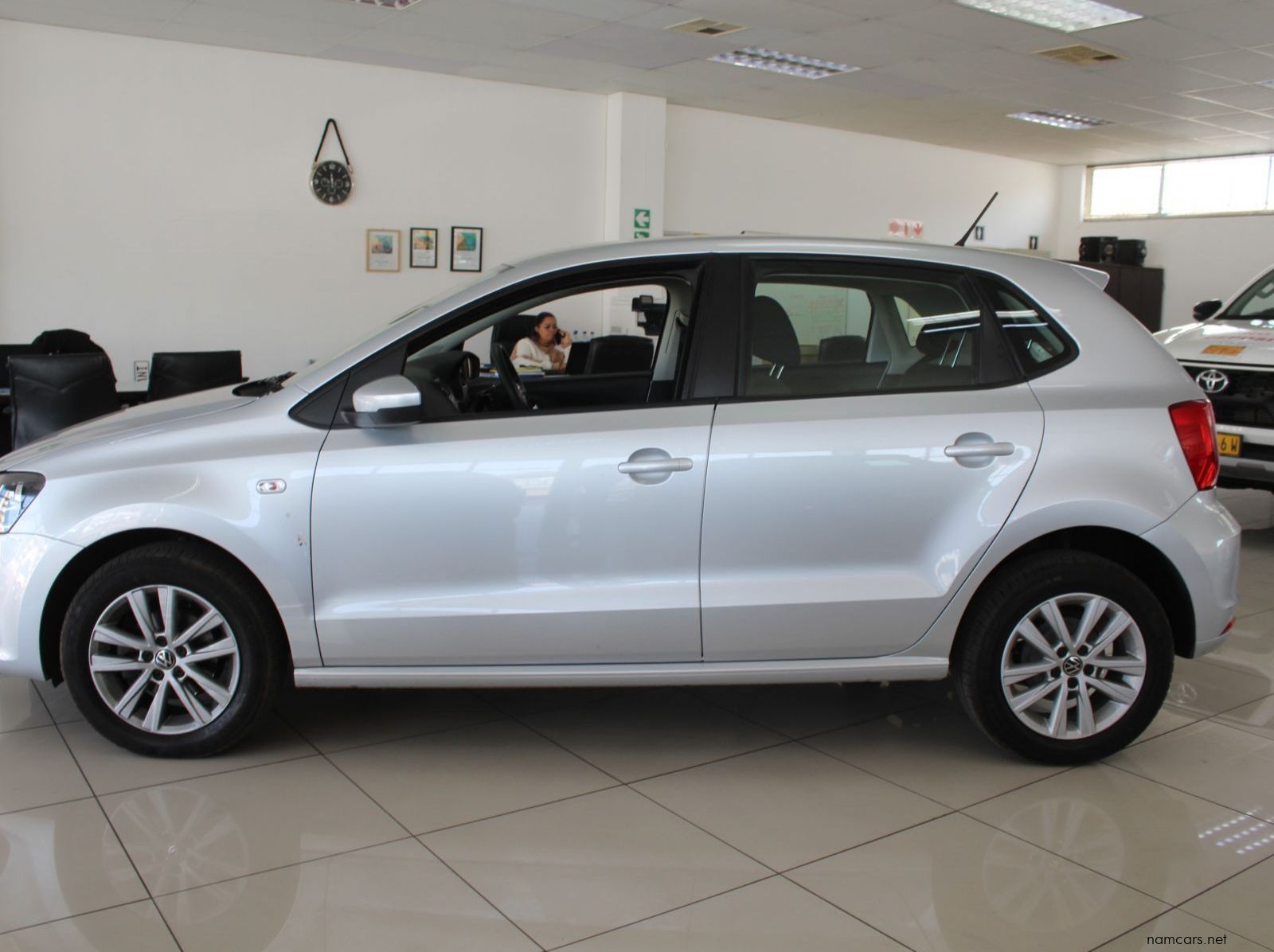 2024 Volkswagen Vw Polo Vivo Comfortline 1.6i Auto pictures