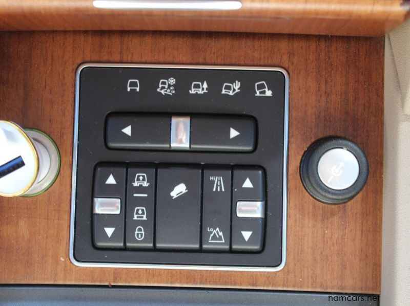 2014 Land Rover Discovery 4 SDV6  SE pictures