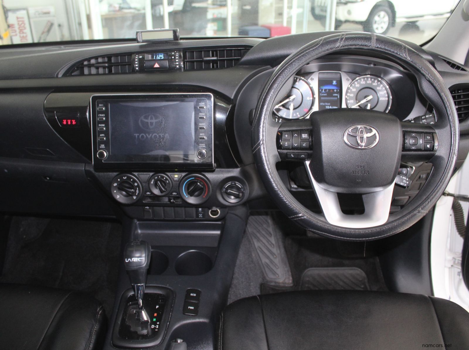 2023 Toyota Hilux 2.4 GD4 4x4 Auto DC pictures
