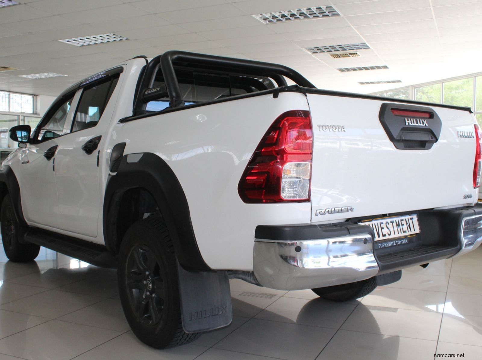 2023 Toyota Hilux 2.4 GD4 4x4 Auto DC pictures