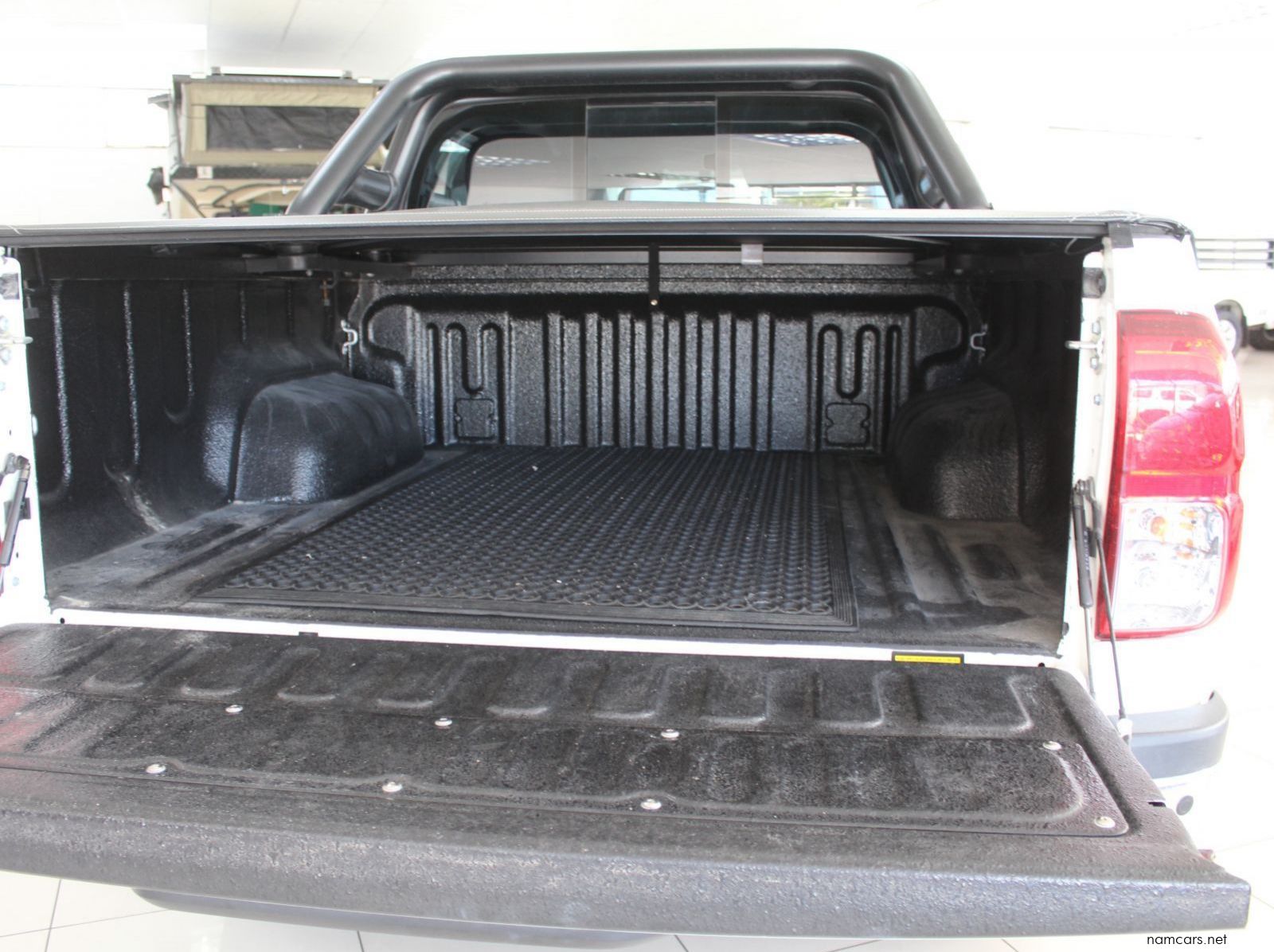 2023 Toyota Hilux 2.4 GD4 4x4 Auto DC pictures