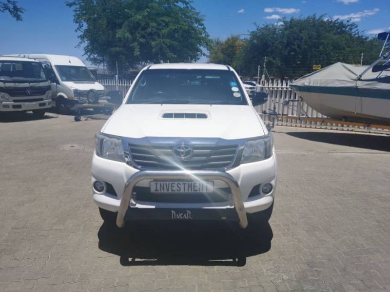 2015 Toyota HILUX 3.0 D4D D/C 4X4 DAKAR pictures