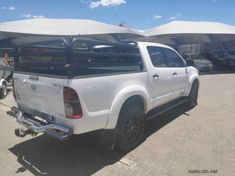 2015 Toyota HILUX 3.0 D4D D/C 4X4 DAKAR pictures