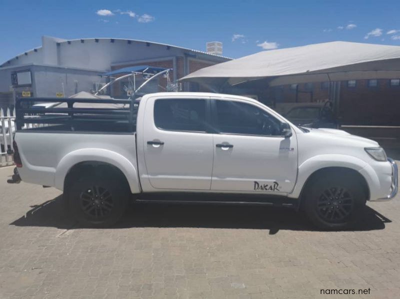 2015 Toyota HILUX 3.0 D4D D/C 4X4 DAKAR pictures