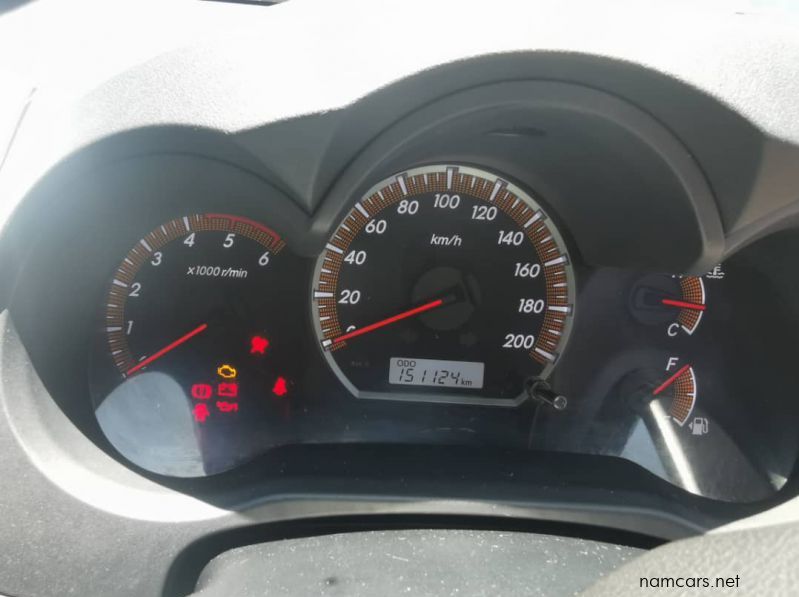 2015 Toyota HILUX 3.0 D4D D/C 4X4 DAKAR pictures