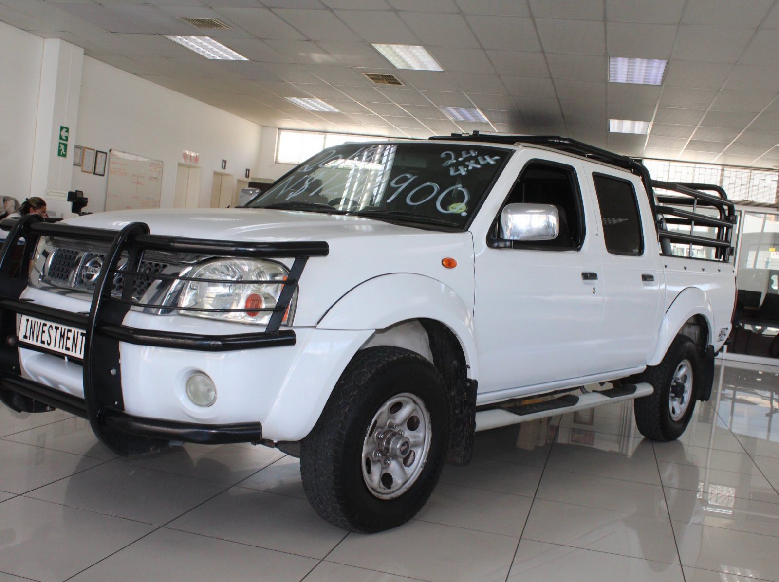 Used Nissan Nissan Np300 2.4i for sale in Windhoek, Namibia