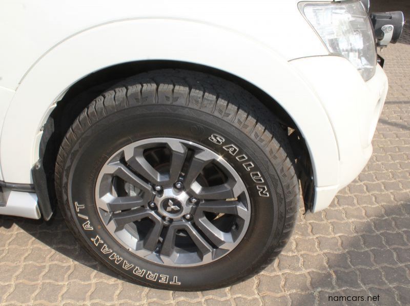 2014 Mitsubishi Pajero 5 door pictures