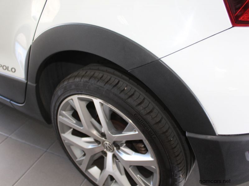 2017 Volkswagen Cross Polo 1.2TSI pictures