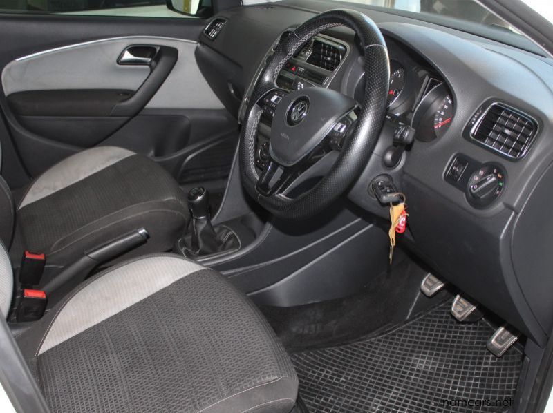 2017 Volkswagen Cross Polo 1.2TSI pictures