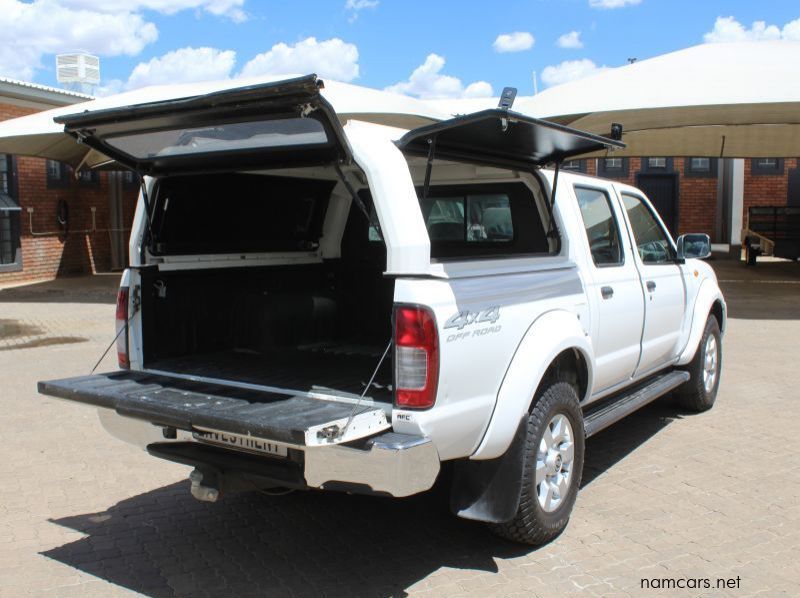 2017 Nissan NP300 2.5TDI D/C 4X4 pictures