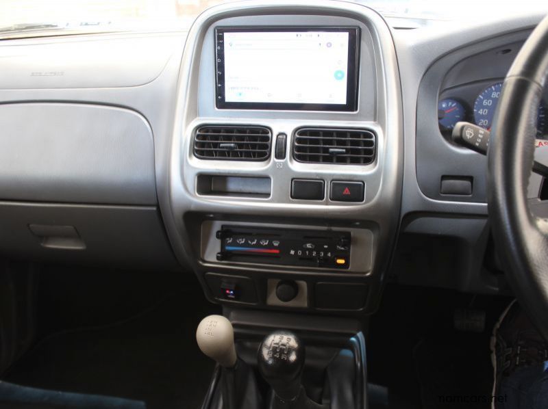 2017 Nissan NP300 2.5TDI D/C 4X4 pictures