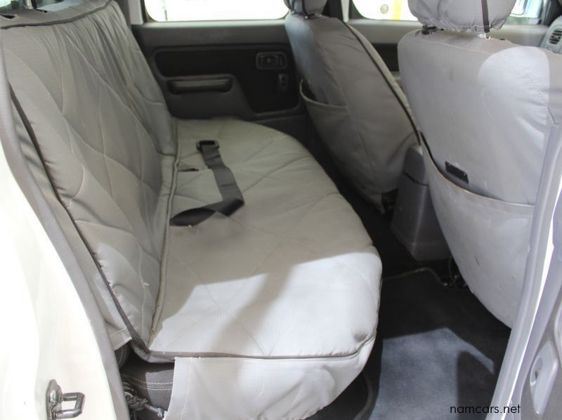 2017 Nissan NP300 2.5TDI D/C 4X4 pictures