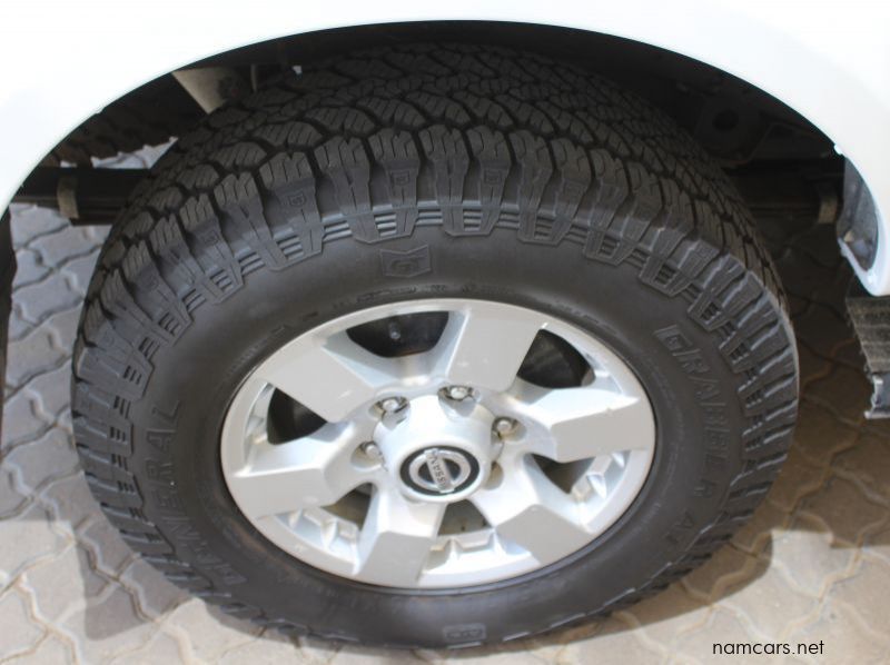 2017 Nissan NP300 2.5TDI D/C 4X4 pictures