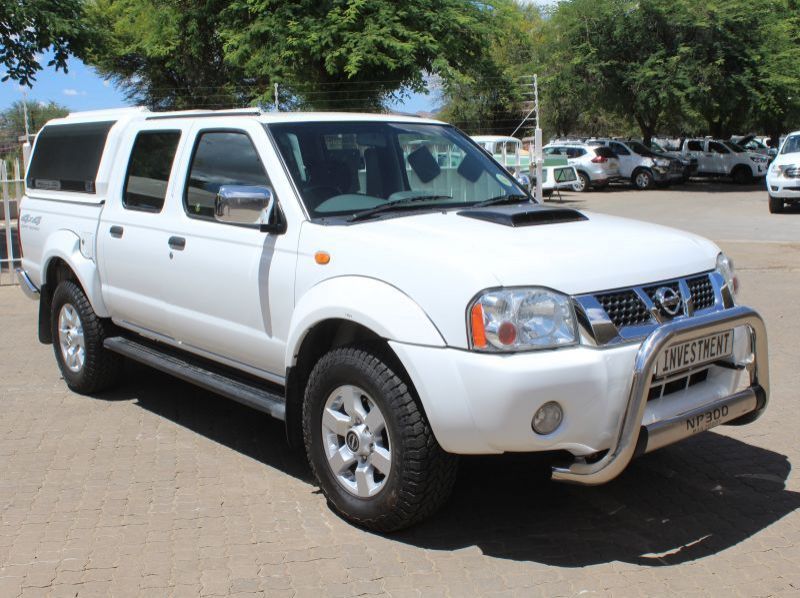 2017 Nissan NP300 2.5TDI D/C 4X4 pictures