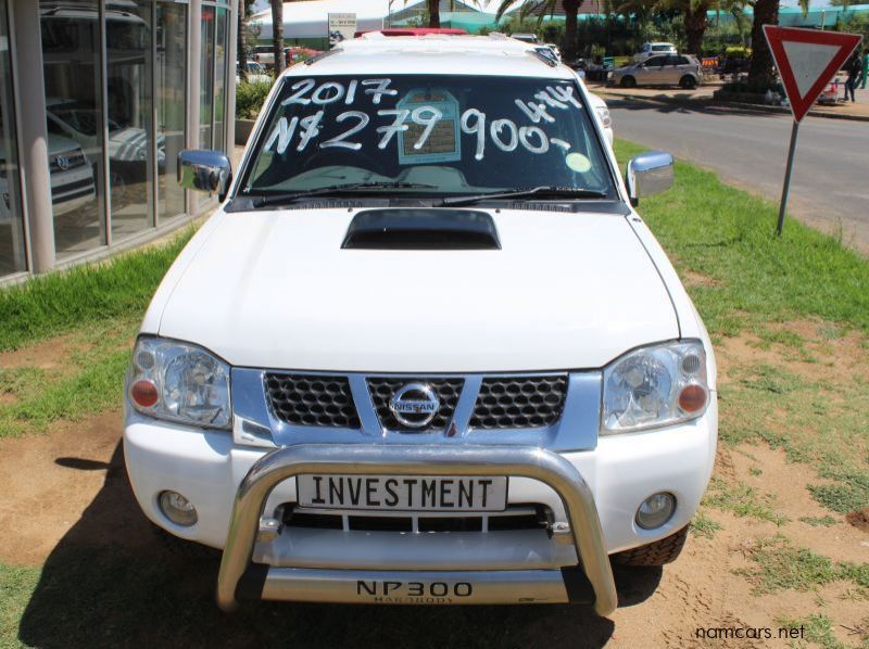 2017 Nissan NP300 2.5TDI D/C 4X4 pictures