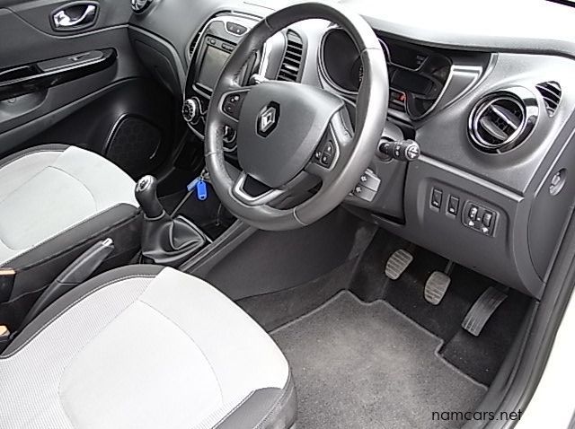 2017 Renault Captur 1.5 dCi 66KW Turbo Diesel pictures