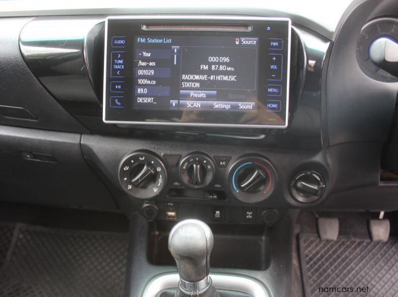 2017 Toyota HILUX 2.8GD6 CLUBCAB 4X4 pictures