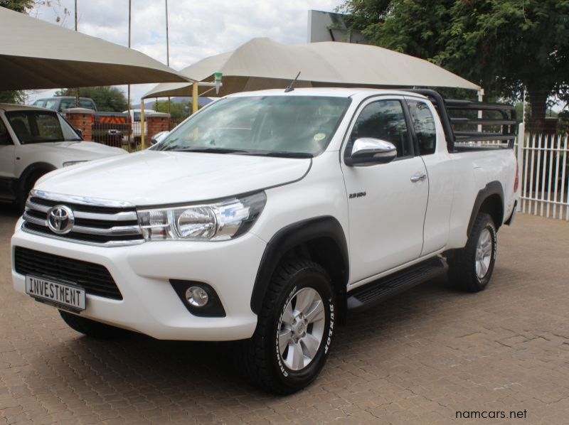 2017 Toyota HILUX 2.8GD6 CLUBCAB 4X4 pictures