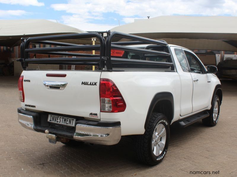 2017 Toyota HILUX 2.8GD6 CLUBCAB 4X4 pictures