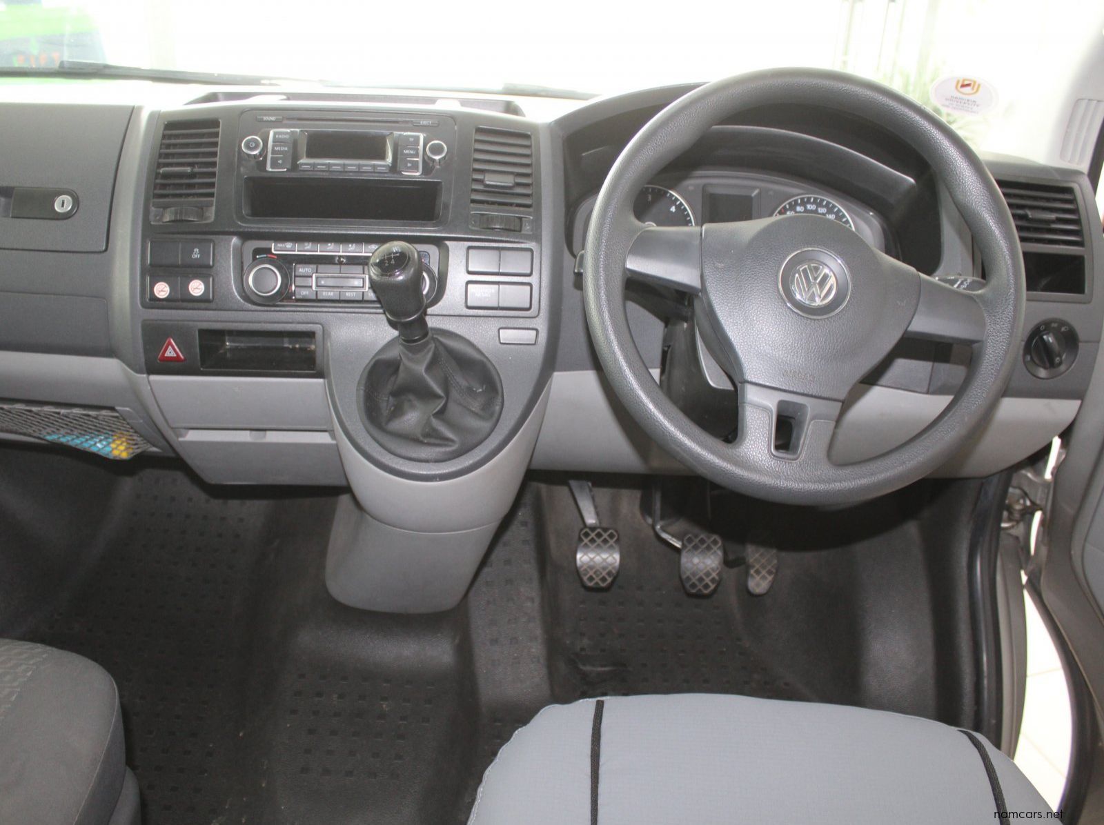 2014 Volkswagen Kombi 2.0 TDI pictures