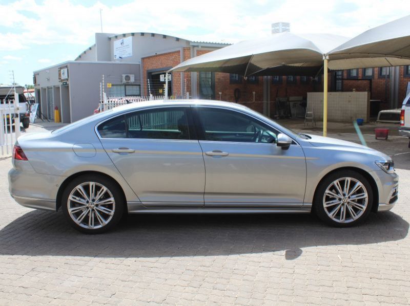 2016 Volkswagen PASSAT 2.0TSI DSG R-LINE EXECUTIVE pictures