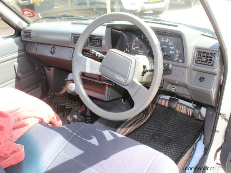 1997 Toyota Hilux 2.4 Diesel 2x4 SWB pictures