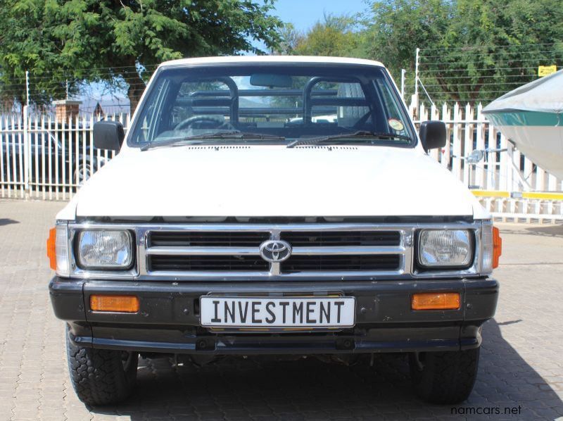 1997 Toyota Hilux 2.4 Diesel 2x4 SWB pictures