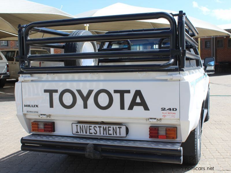 1997 Toyota Hilux 2.4 Diesel 2x4 SWB pictures