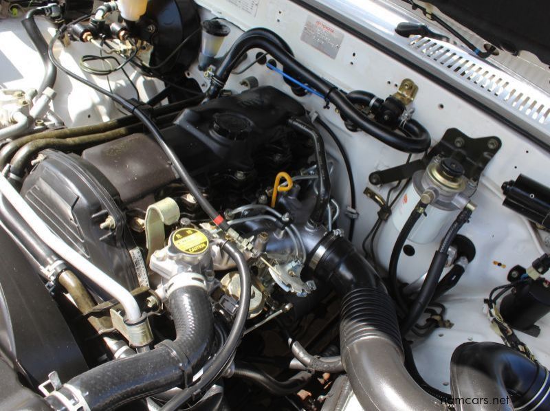 1997 Toyota Hilux 2.4 Diesel 2x4 SWB pictures