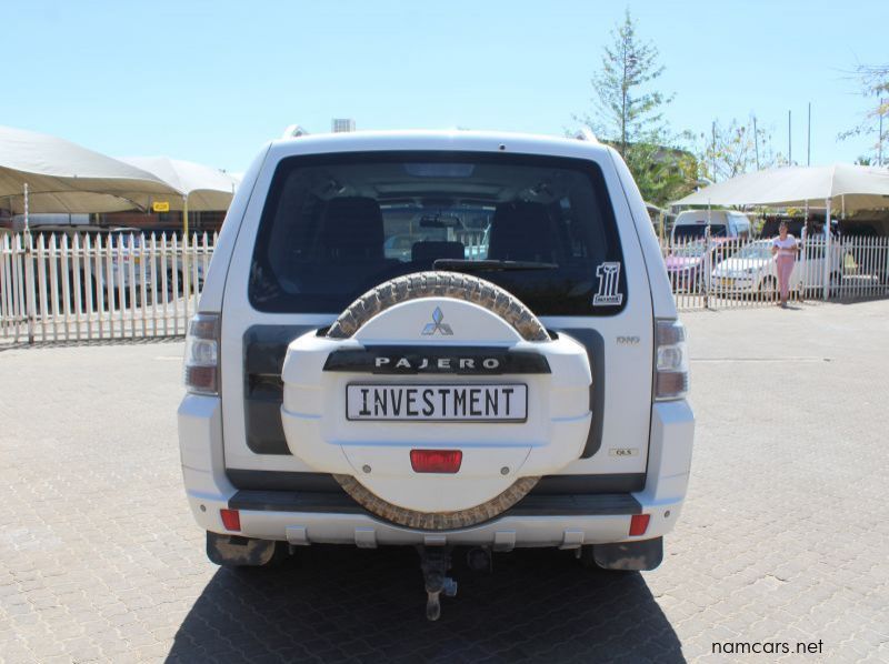 2010 Mitsubishi Pajero 3.2 DID 7 seater pictures